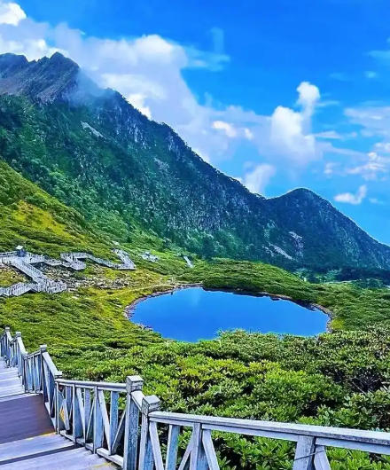 View of Erhai Lake from Cangshan Mountain cable car
