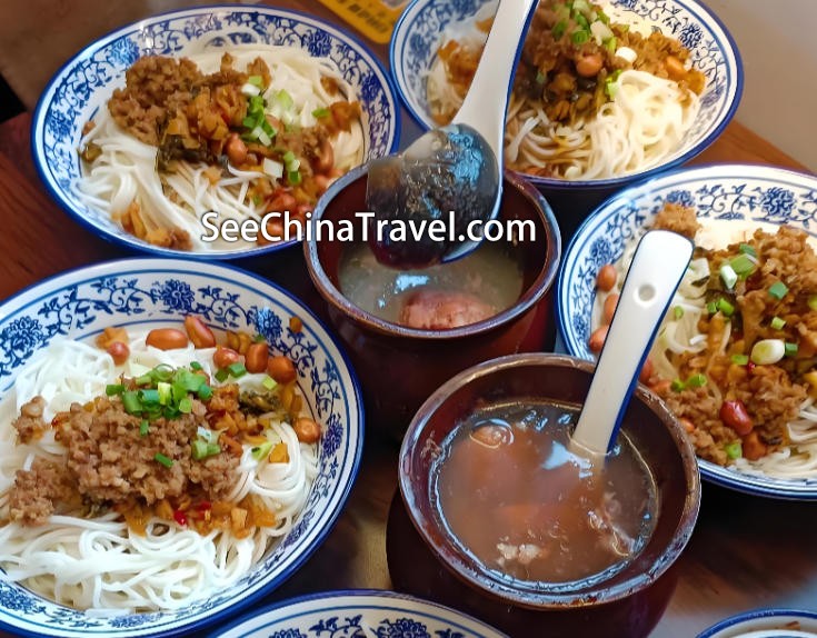 Nanchang rice noodles and clay pot soup