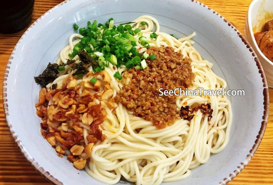 Zhajiangmian Beijing traditional noodles
