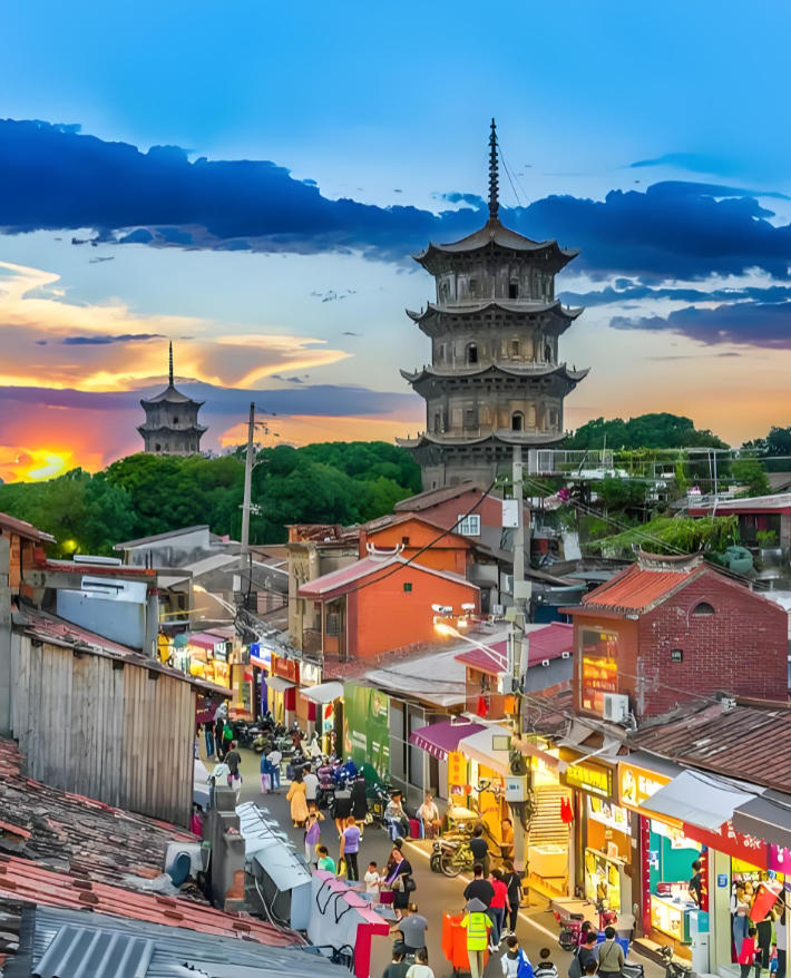 Half the city in smoke, half in immortality—A Few Days in Quanzhou, Awakened by the East 