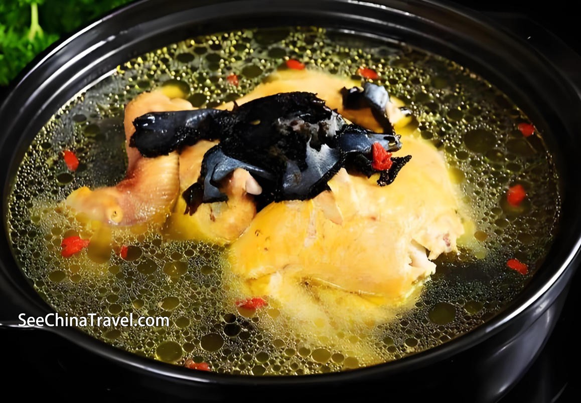 Rock fungus stewed free-range chicken Zhangjiajie