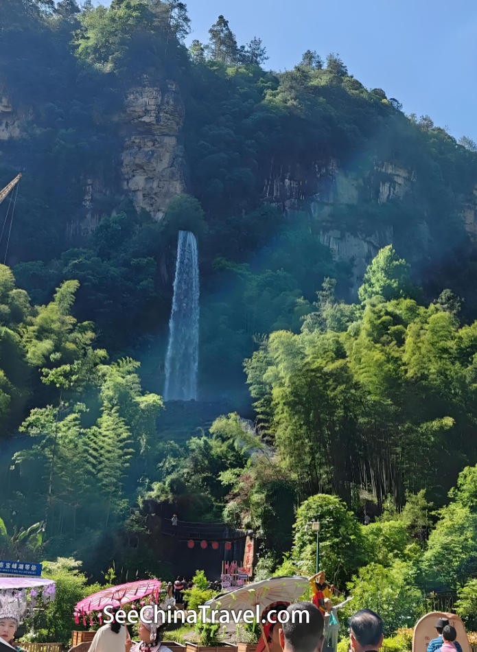 Baofeng Lake scenic boat tour Zhangjiajie